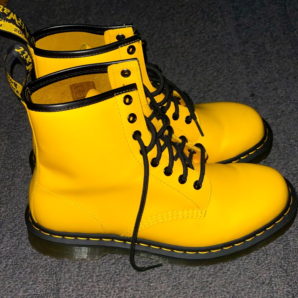 Women’s Doc Marten 1461 boots (size 10)